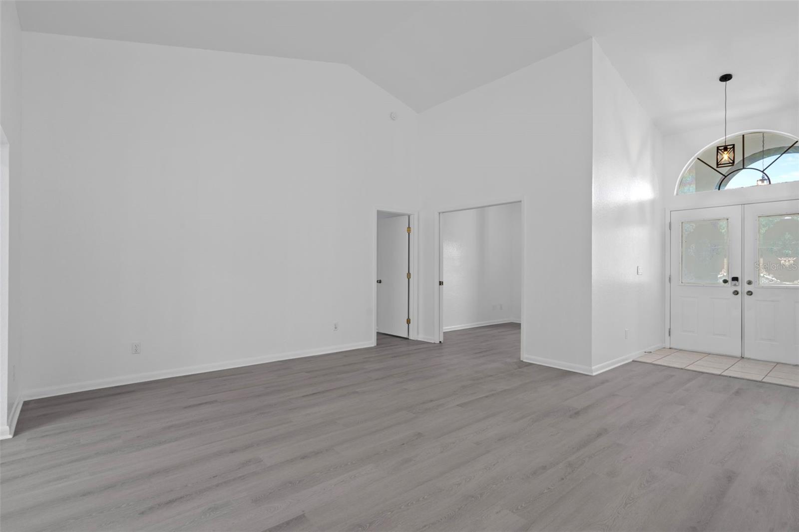 Listing photo id 8 for 201 Oak Lake Drive