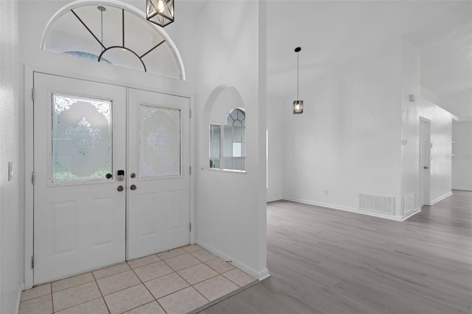 Listing photo id 9 for 201 Oak Lake Drive
