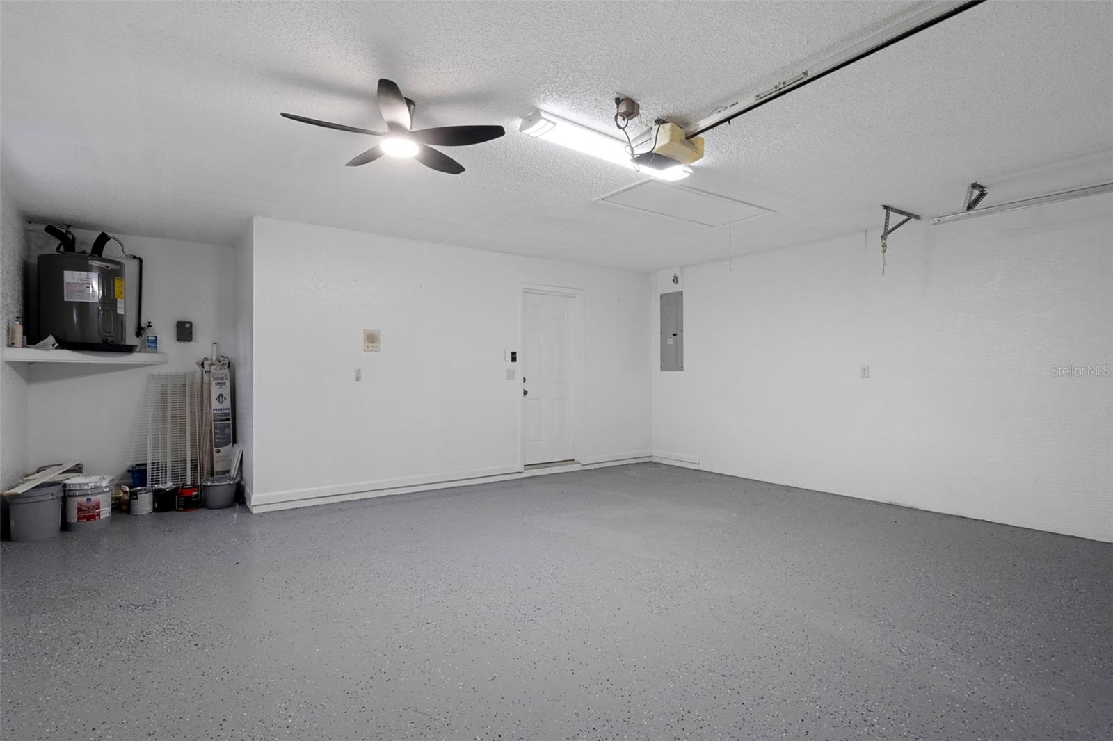 Listing photo id 46 for 201 Oak Lake Drive