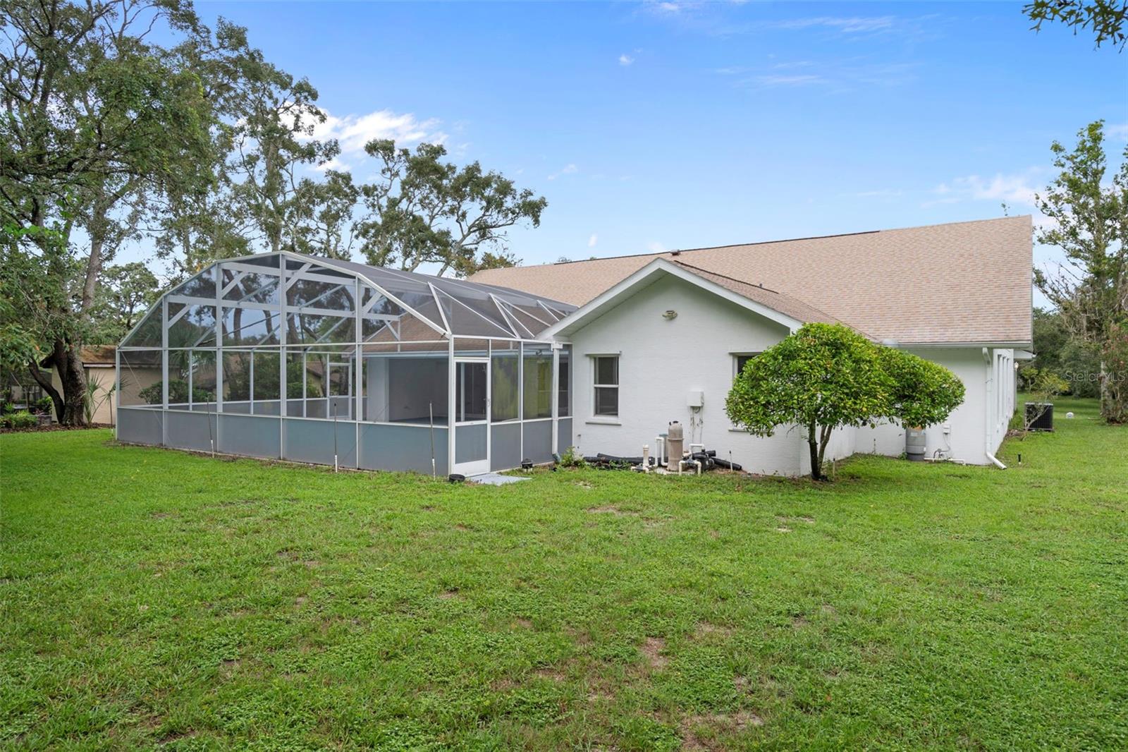 Listing photo id 55 for 201 Oak Lake Drive