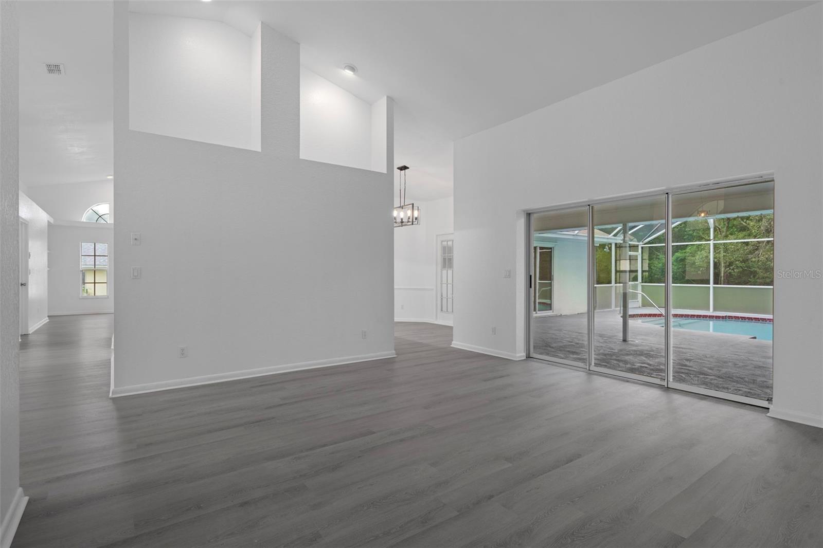 Listing photo id 6 for 201 Oak Lake Drive