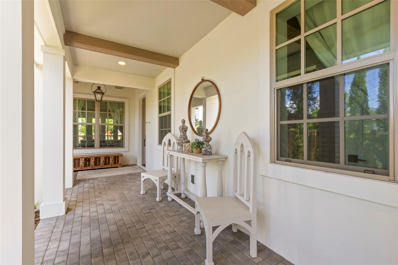 Listing photo id 2 for 3721 Iris Street N