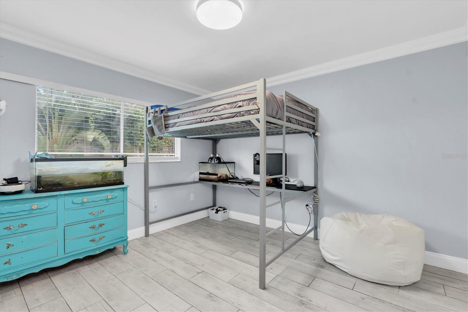 Image 16 of 32 For 7802 Bristol Court N