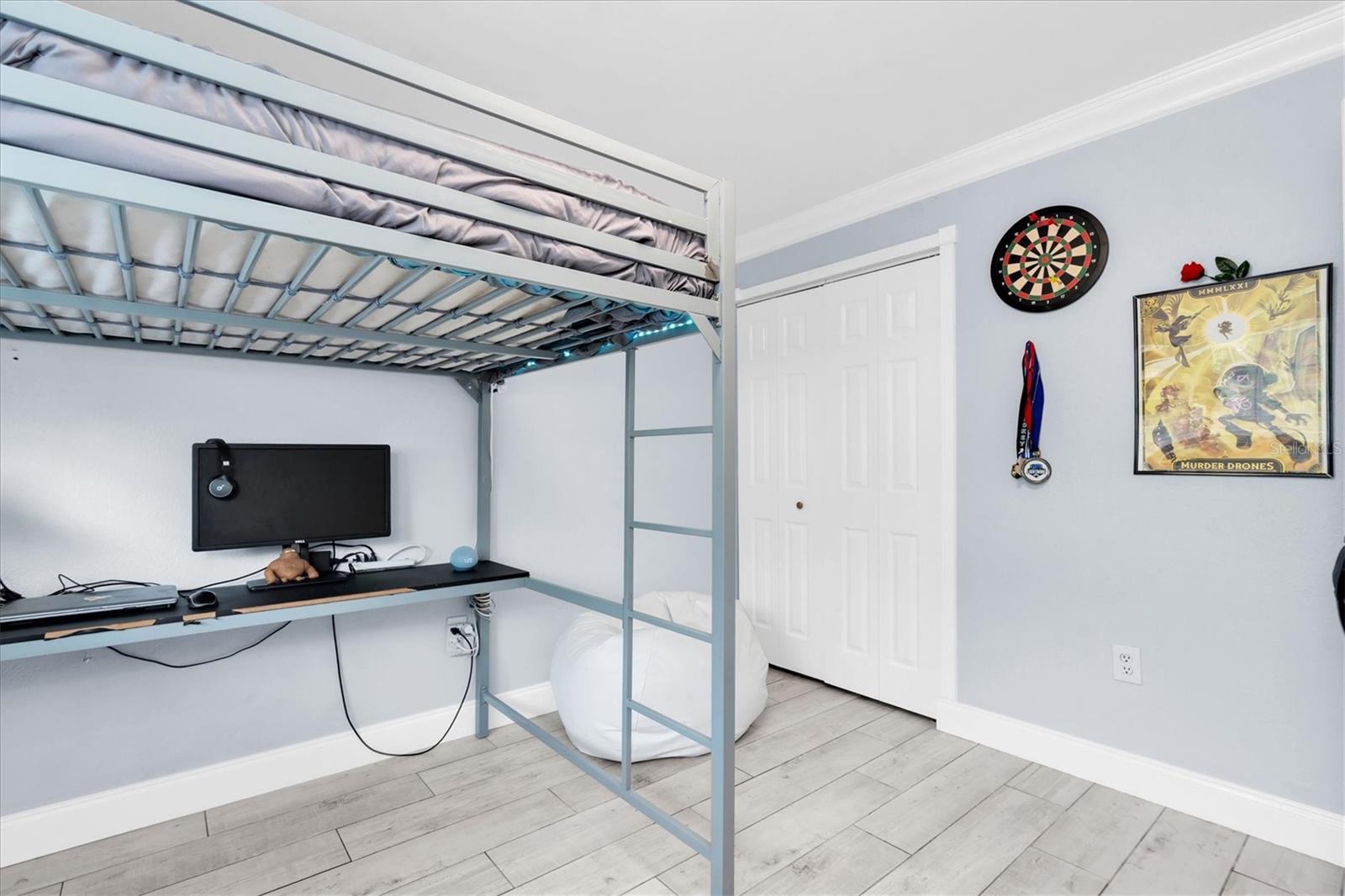 Image 17 of 32 For 7802 Bristol Court N