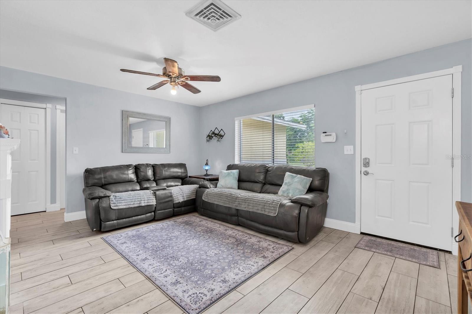 Image 4 of 32 For 7802 Bristol Court N