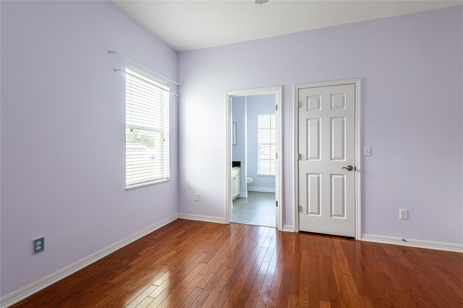 Image 13 of 20 For 6518 Paw Place