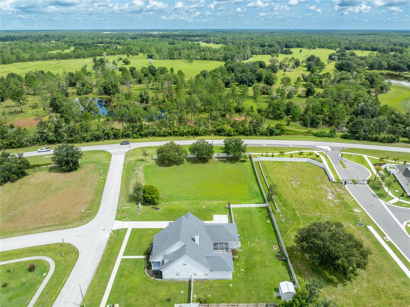 Image 2 of 20 For 6518 Paw Place