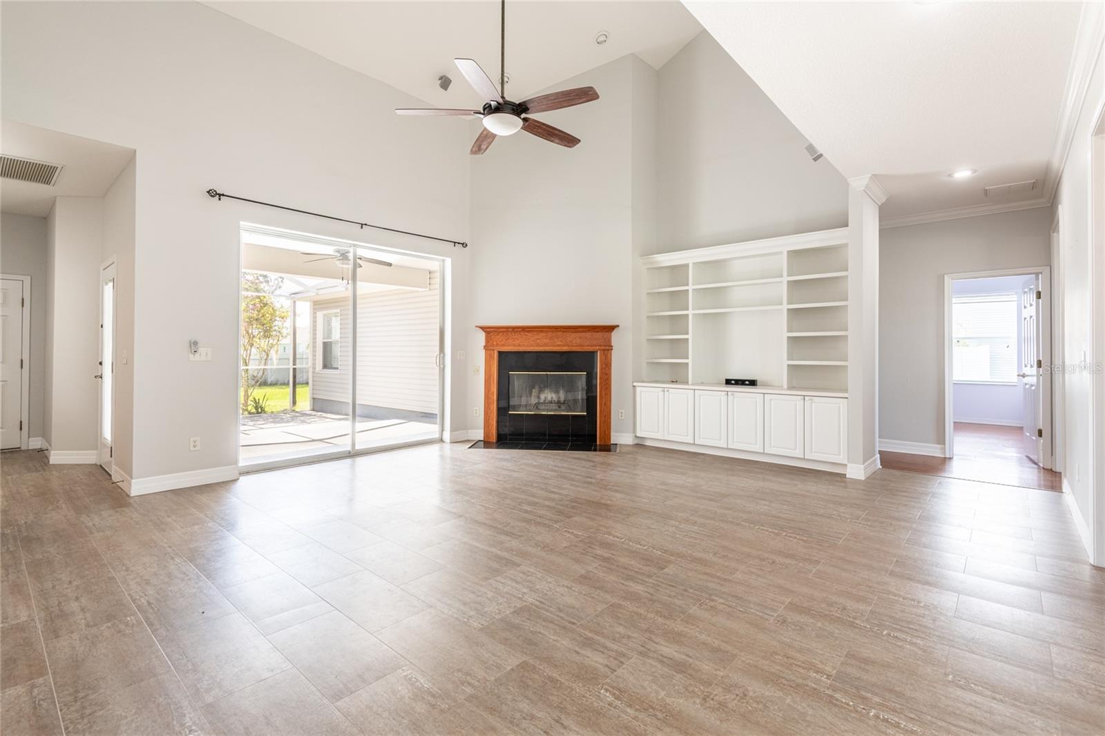 Image 4 of 20 For 6518 Paw Place
