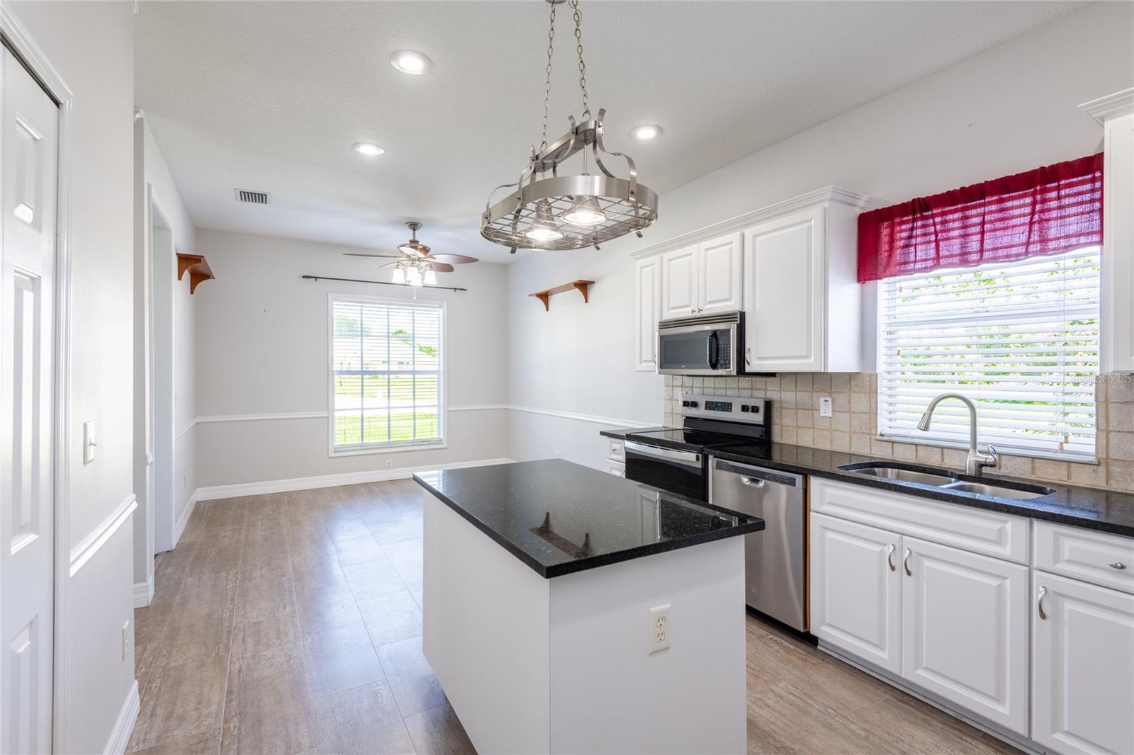 Image 6 of 20 For 6518 Paw Place