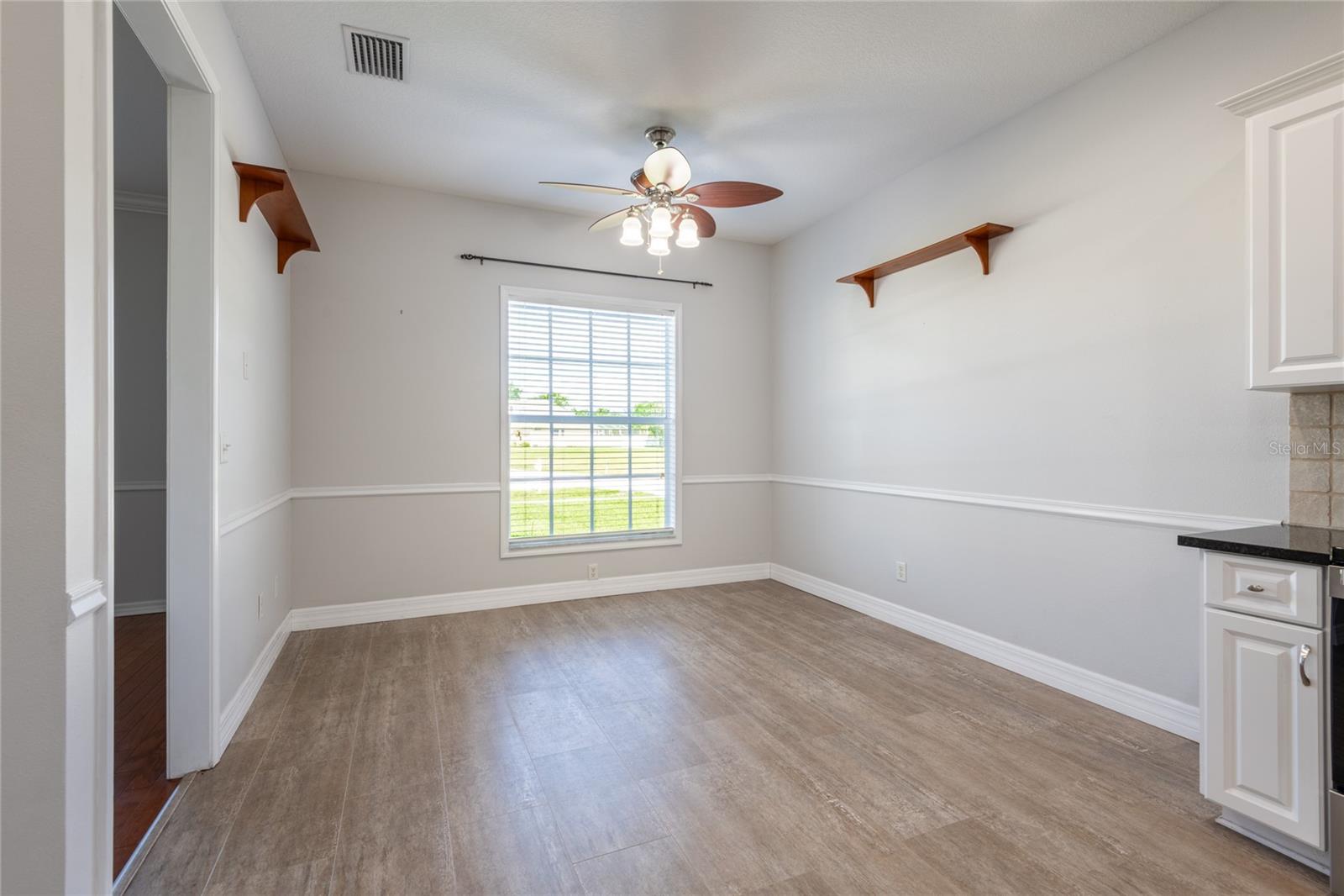 Image 7 of 20 For 6518 Paw Place