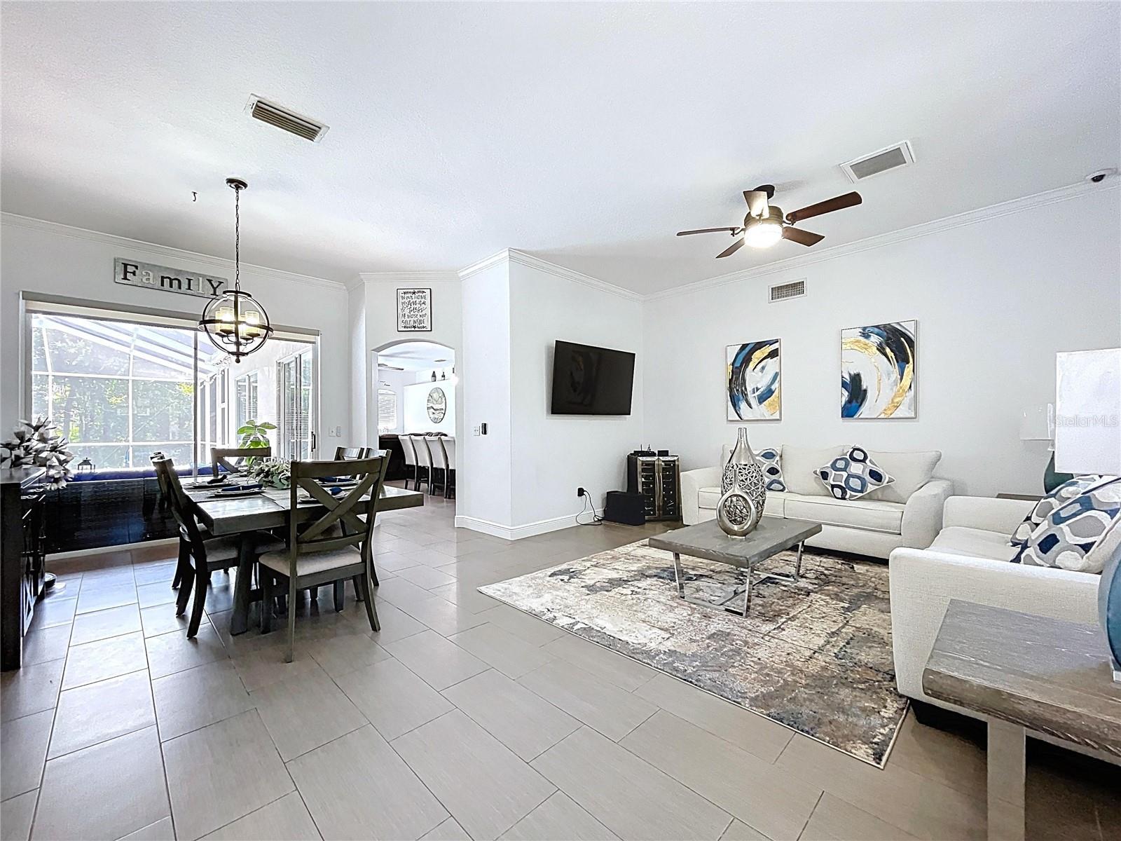Listing photo id 8 for 10615 Chambers Drive