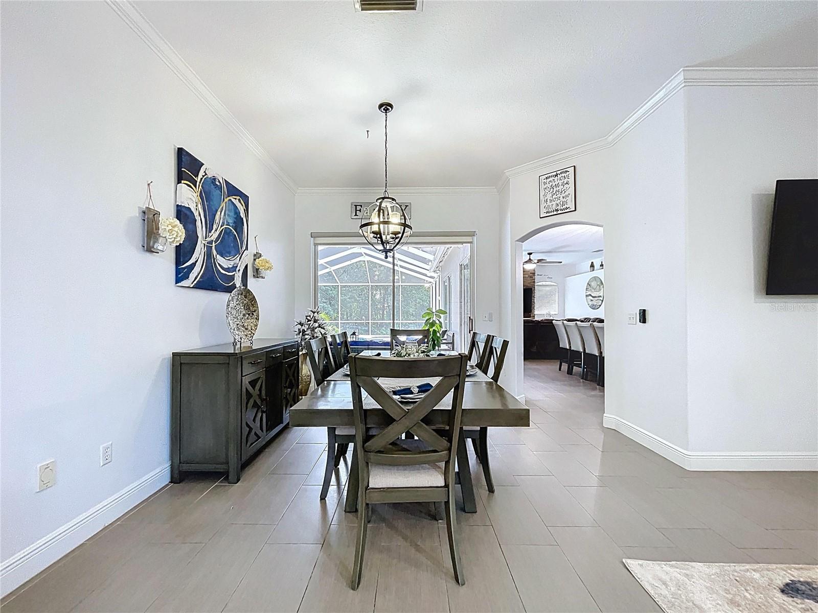 Listing photo id 10 for 10615 Chambers Drive