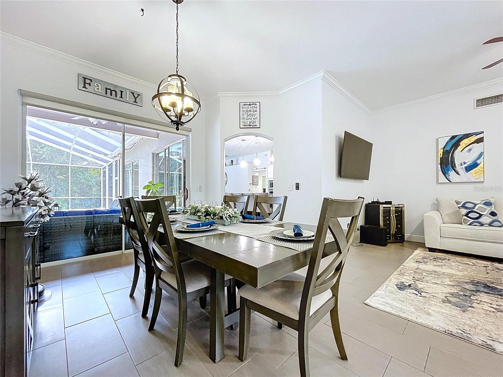 Listing photo id 12 for 10615 Chambers Drive