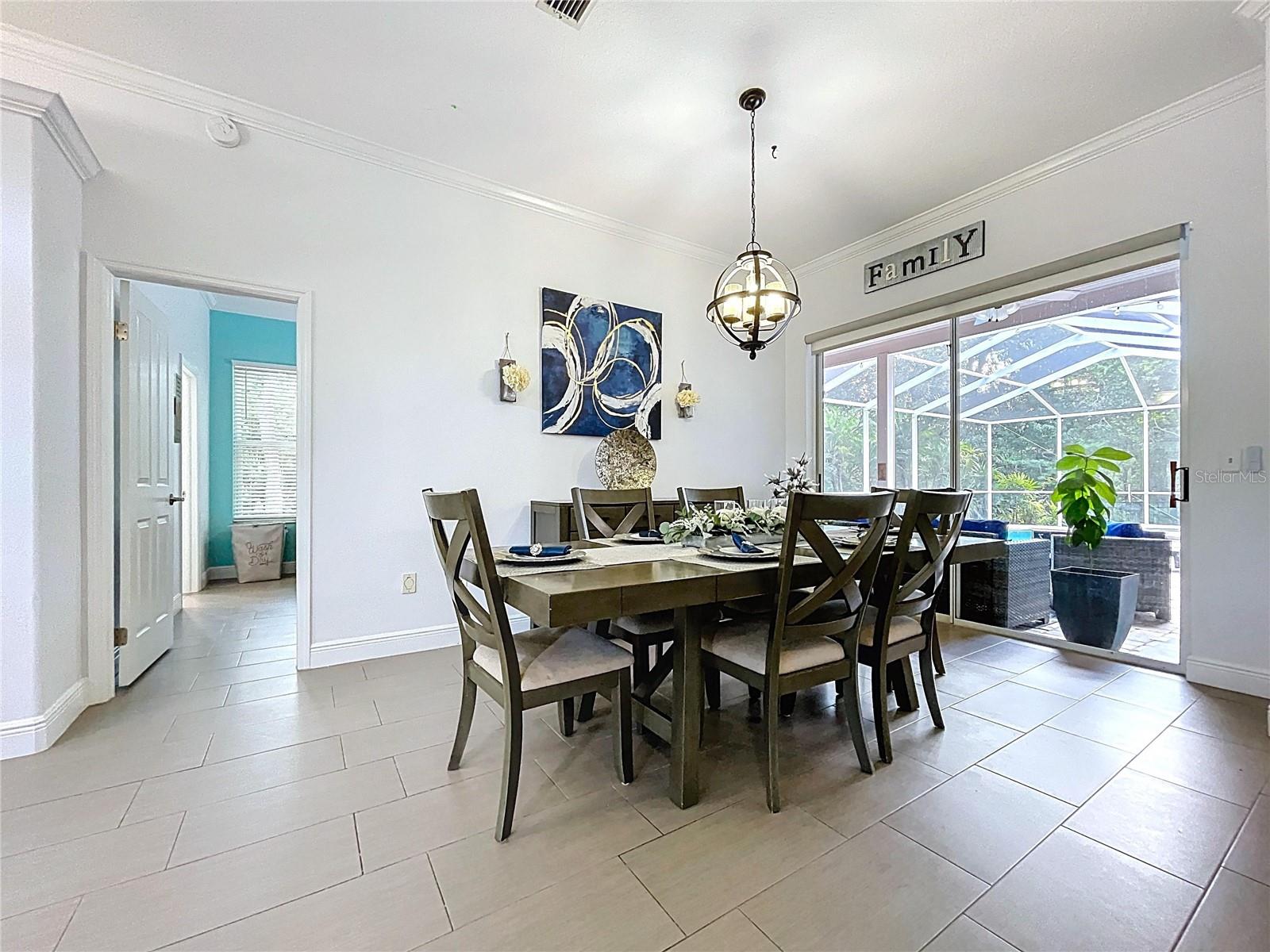 Listing photo id 13 for 10615 Chambers Drive