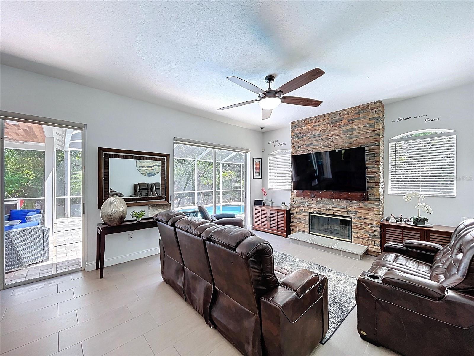 Listing photo id 18 for 10615 Chambers Drive