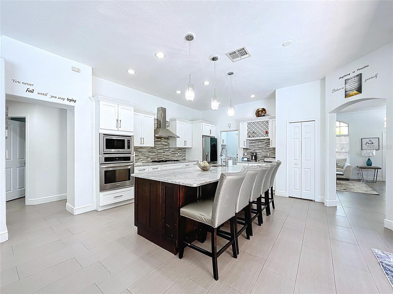 Listing photo id 22 for 10615 Chambers Drive