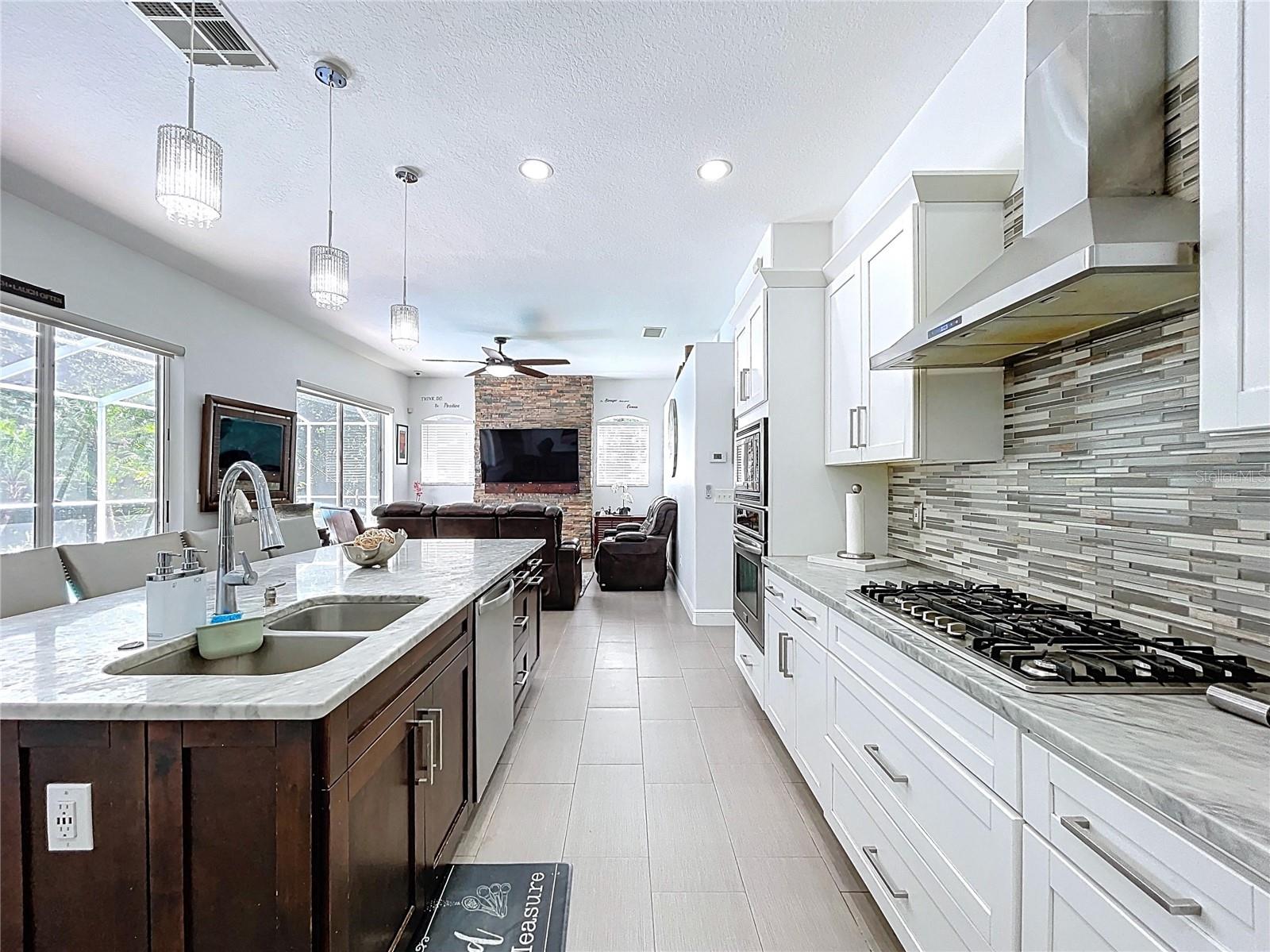 Listing photo id 23 for 10615 Chambers Drive