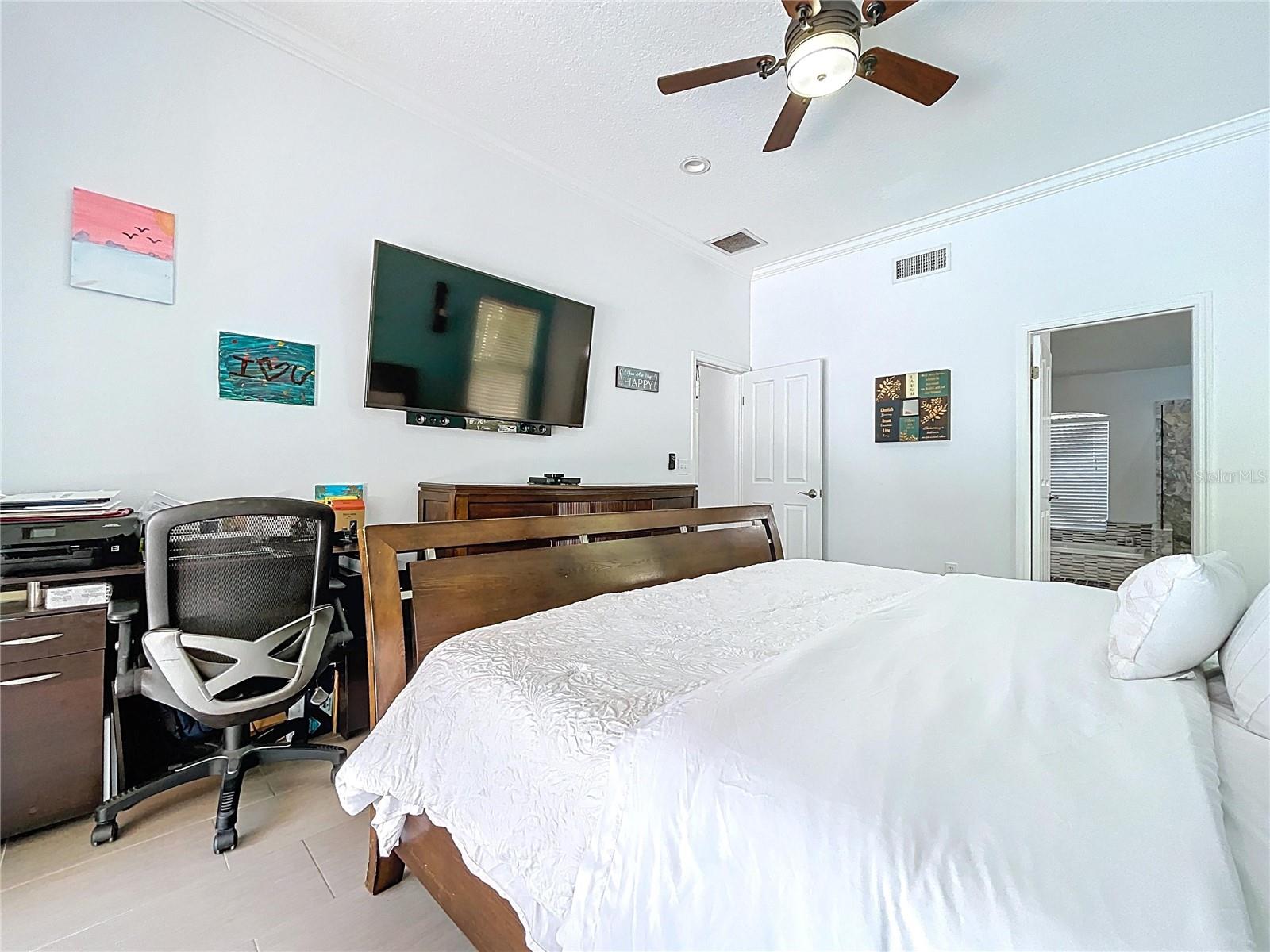 Listing photo id 36 for 10615 Chambers Drive