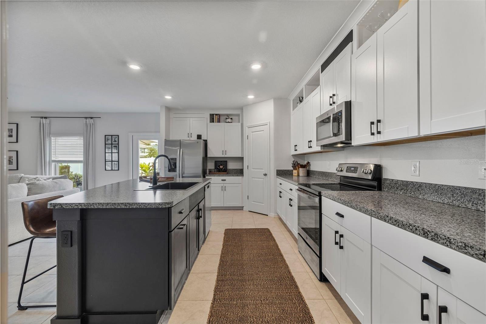 Image 17 of 94 For 4311 Romano Busciglio Street