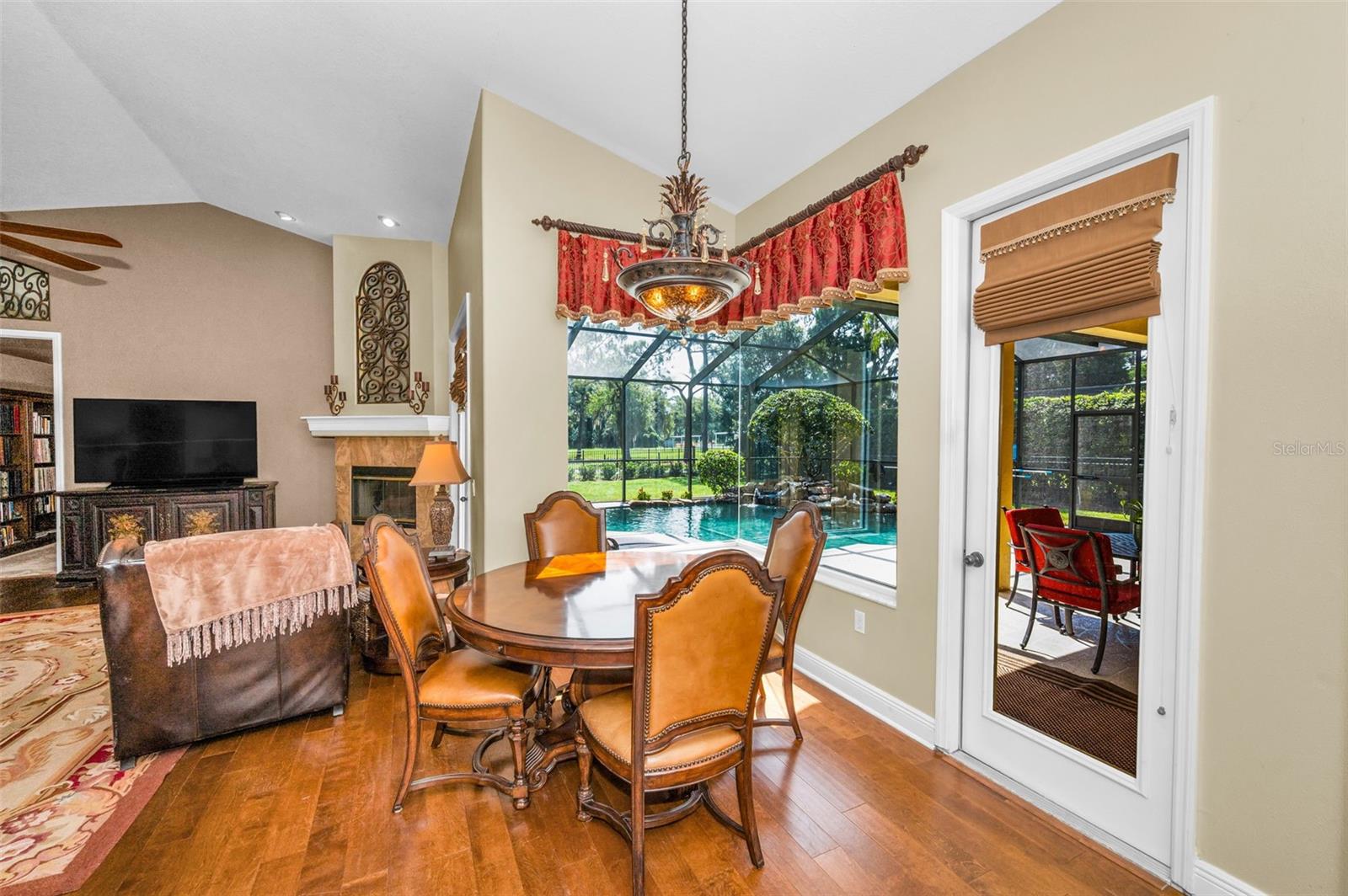 Listing photo id 9 for 1400 Lake Polo Drive
