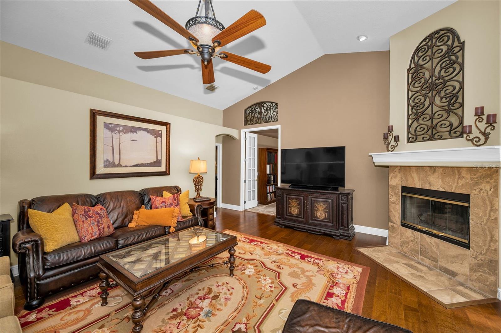Listing photo id 10 for 1400 Lake Polo Drive