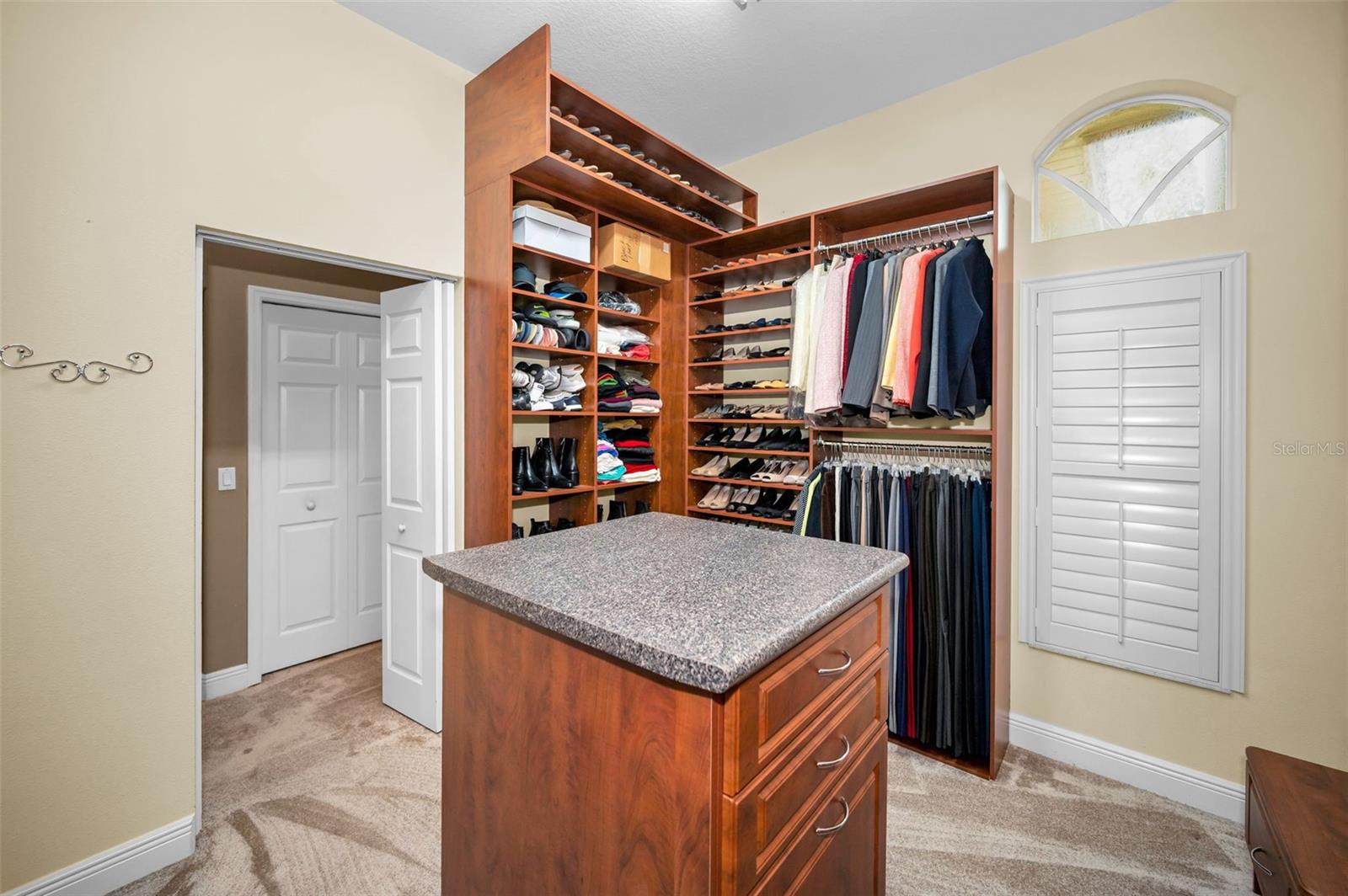 Listing photo id 19 for 1400 Lake Polo Drive