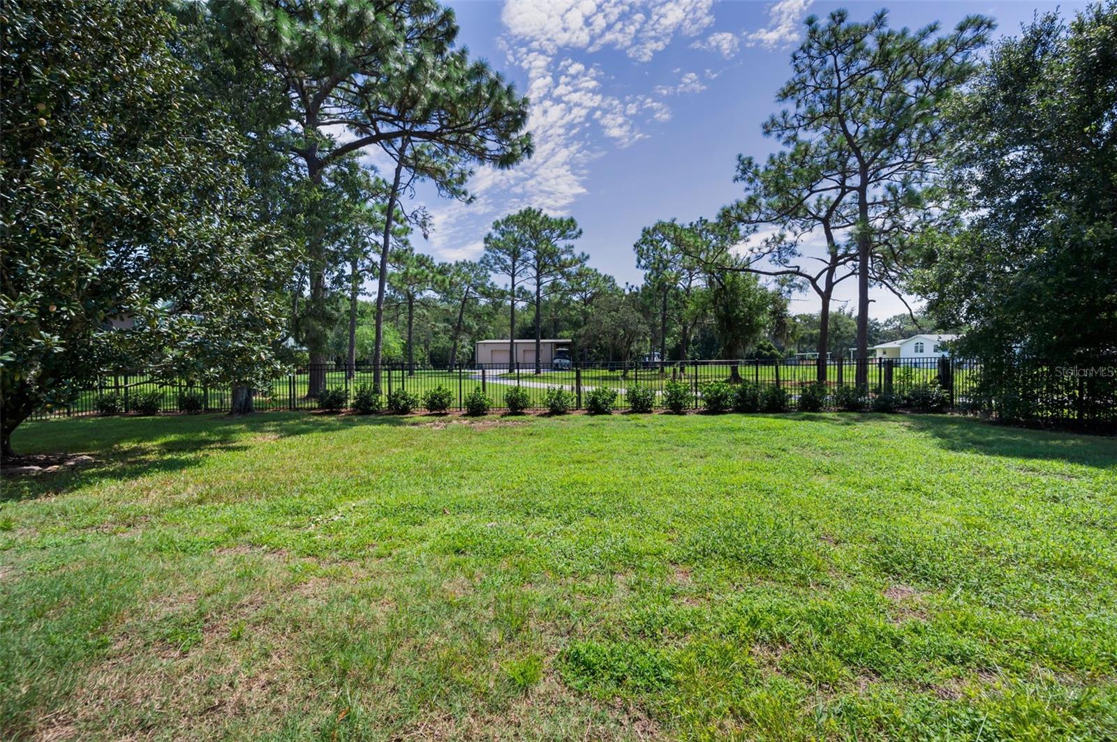 Listing photo id 33 for 1400 Lake Polo Drive