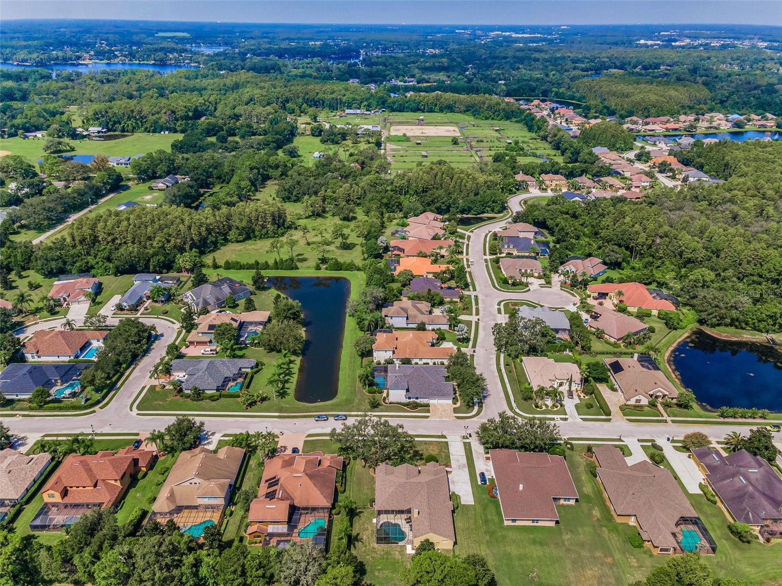 Listing photo id 37 for 1400 Lake Polo Drive