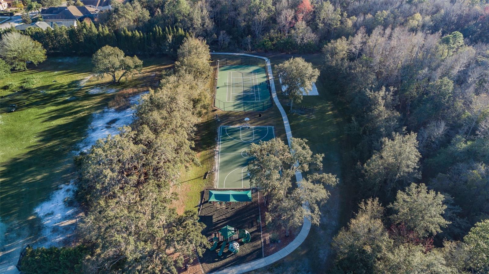 Listing photo id 41 for 1400 Lake Polo Drive