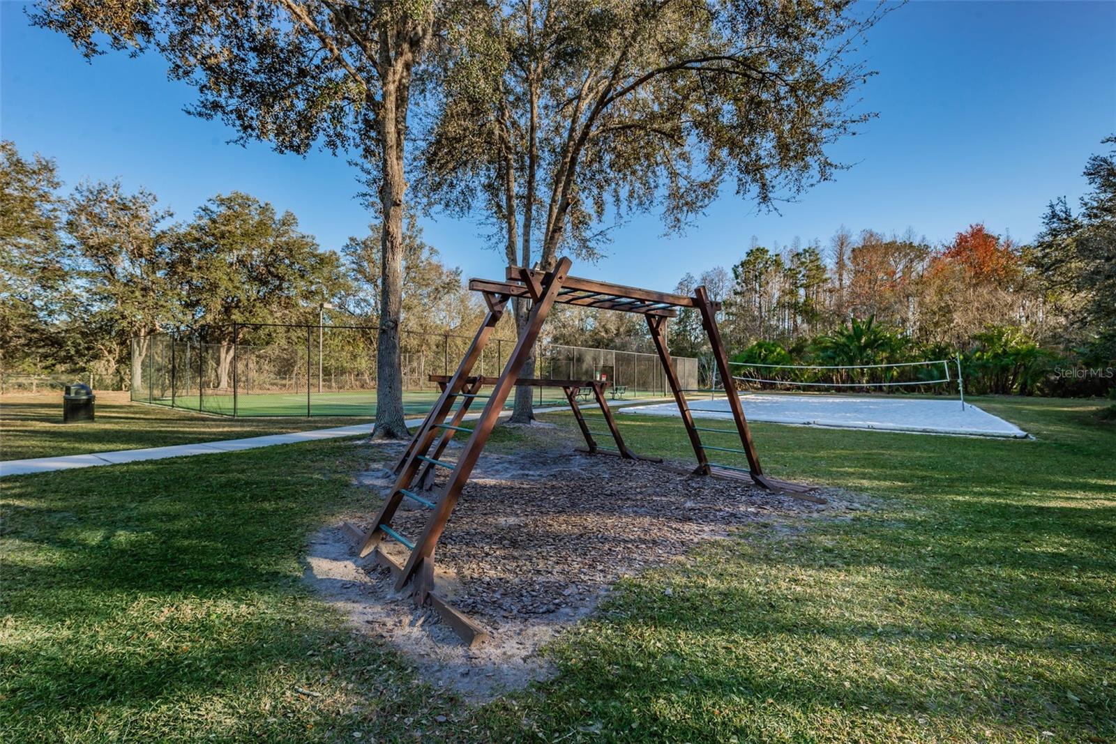 Listing photo id 43 for 1400 Lake Polo Drive