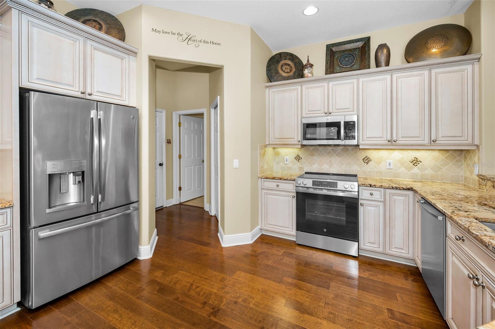 Listing photo id 7 for 1400 Lake Polo Drive