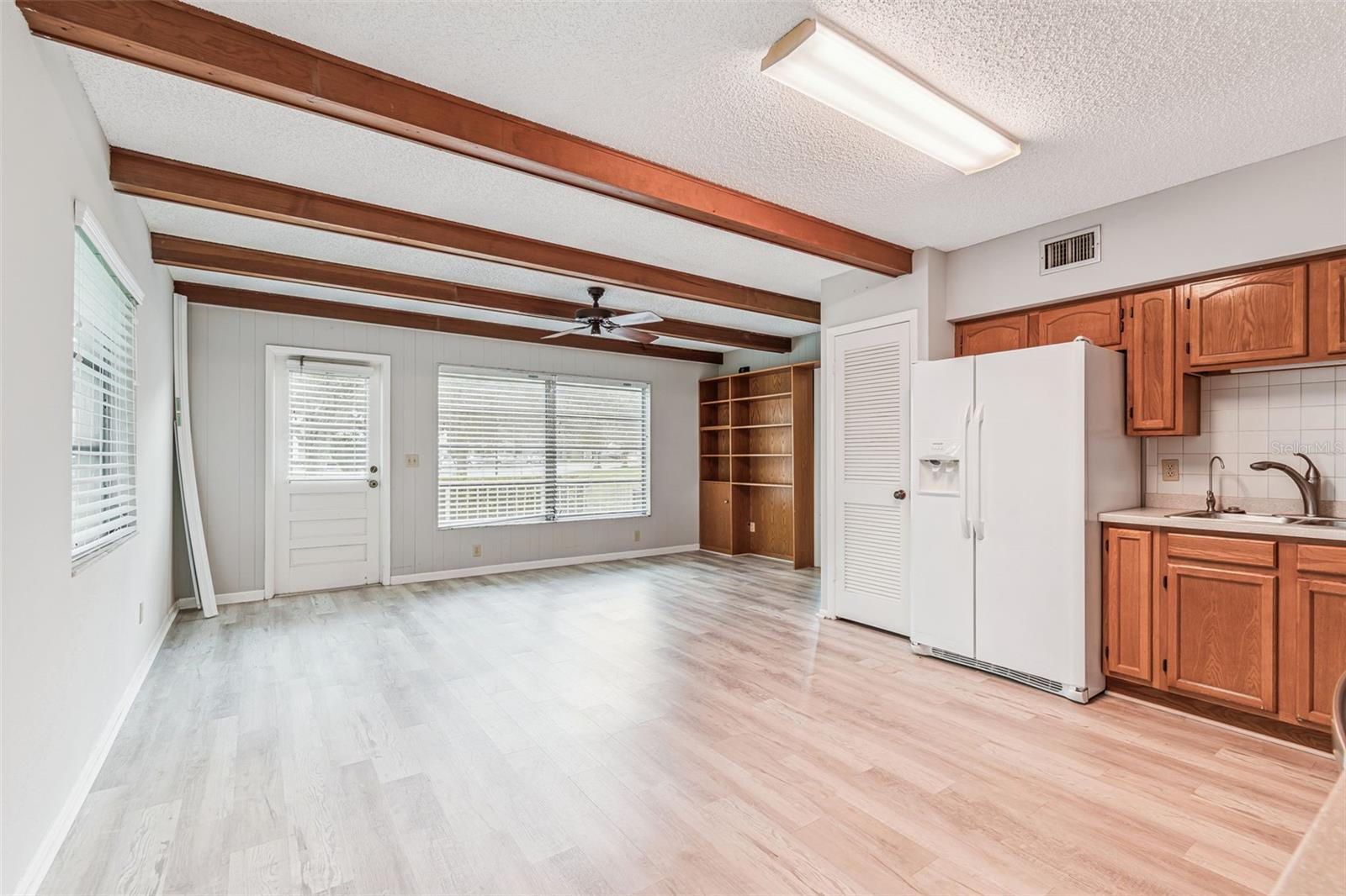 Image 9 of 60 For 2221 Swedish Drive 1