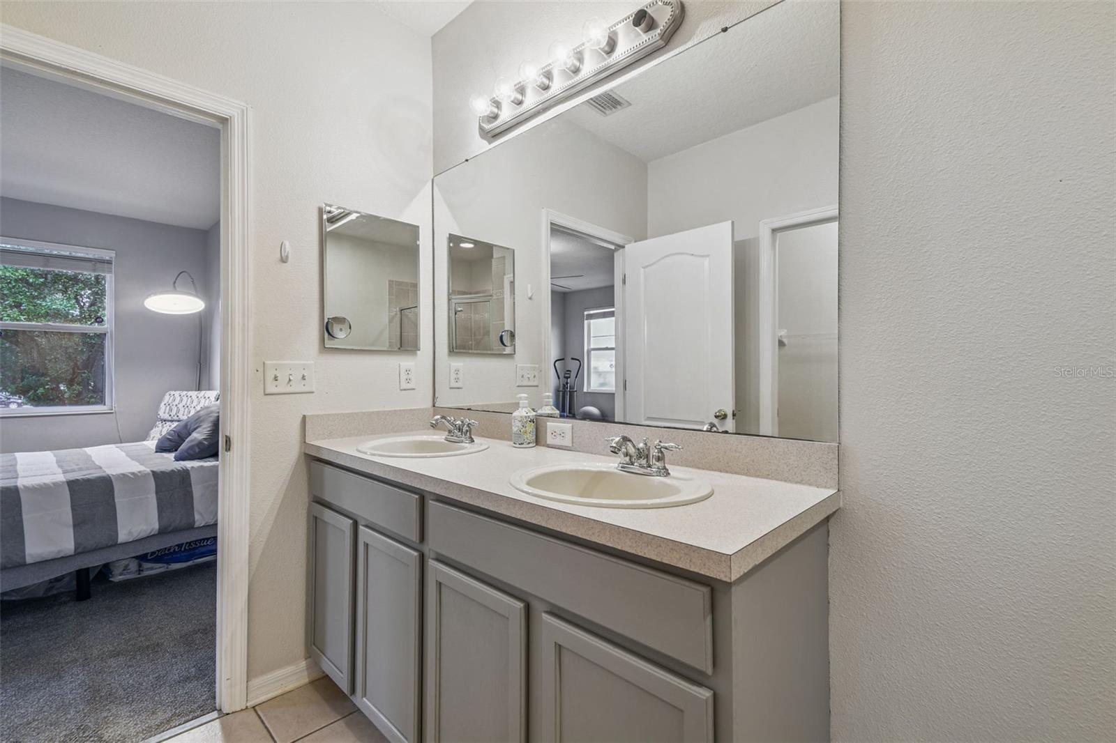 Image 28 of 42 For 1112 Andrew Aviles Circle