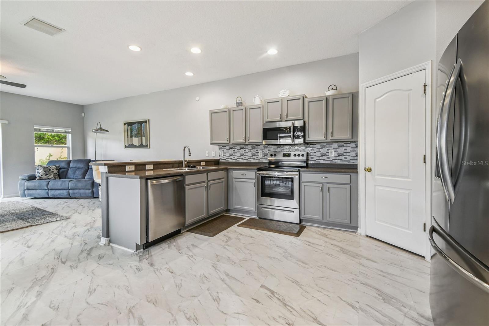 Image 7 of 42 For 1112 Andrew Aviles Circle