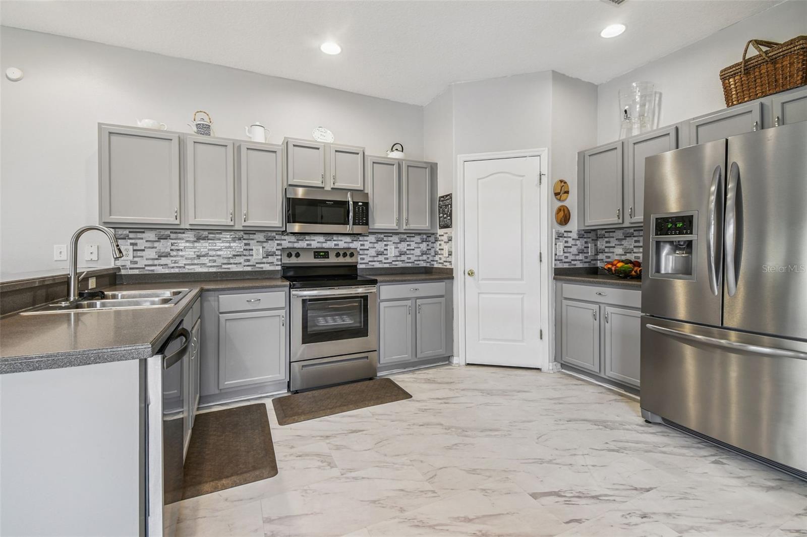 Image 8 of 42 For 1112 Andrew Aviles Circle