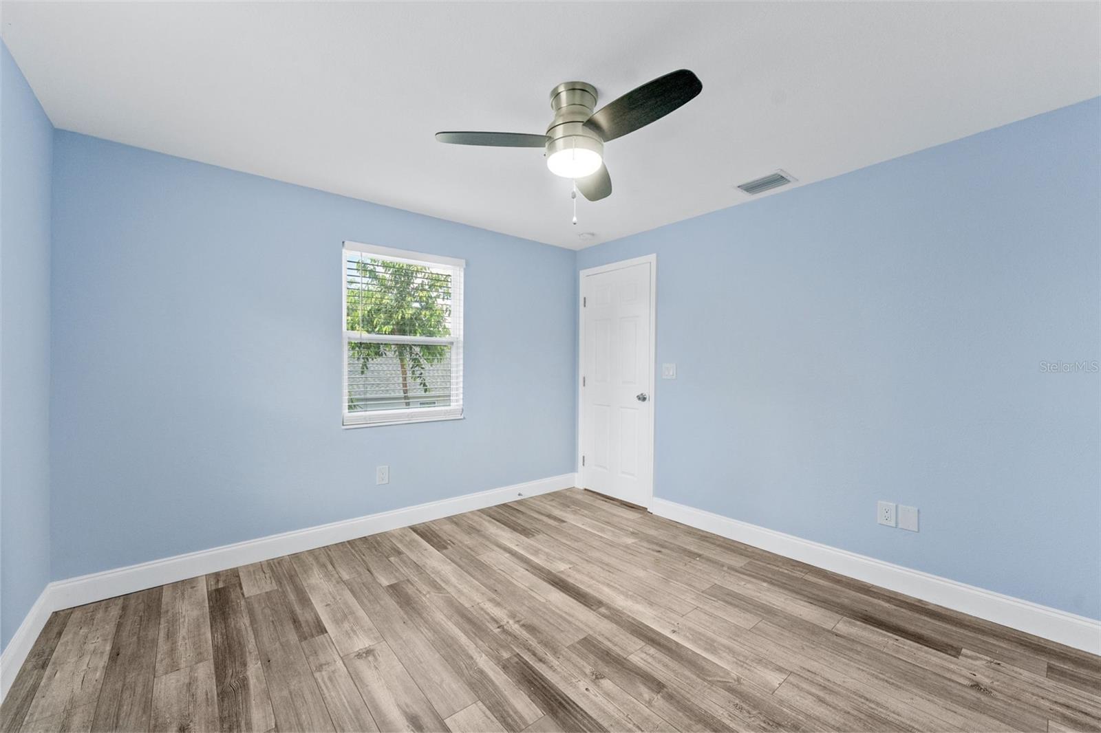 Image 16 of 34 For 5105 Tangerine Avenue S