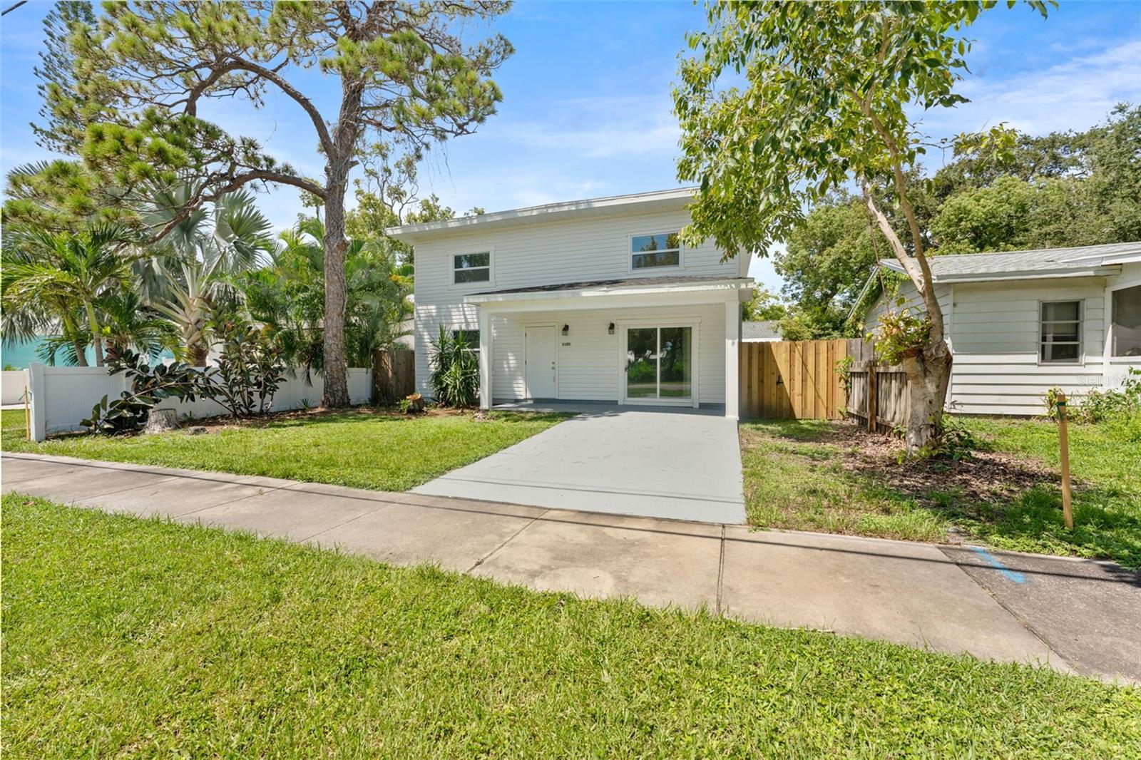 Image 2 of 34 For 5105 Tangerine Avenue S
