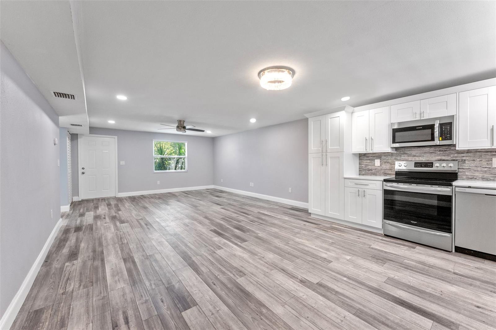 Image 5 of 34 For 5105 Tangerine Avenue S
