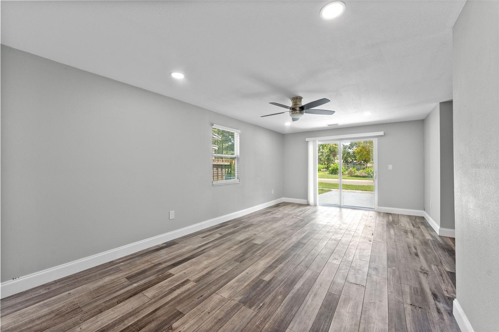 Image 9 of 34 For 5105 Tangerine Avenue S