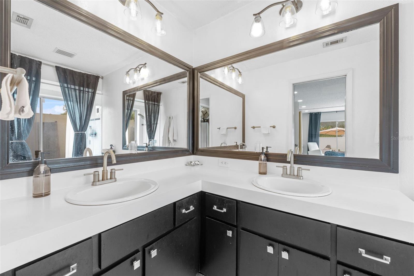 Image 18 of 41 For 7812 Sylvan Drive