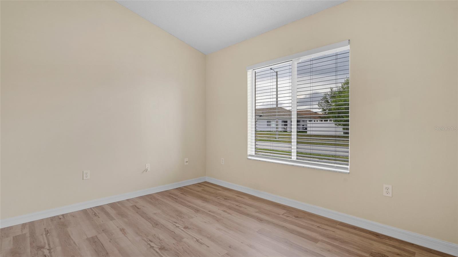 Image 16 of 27 For 12923 Fieldmoor Court