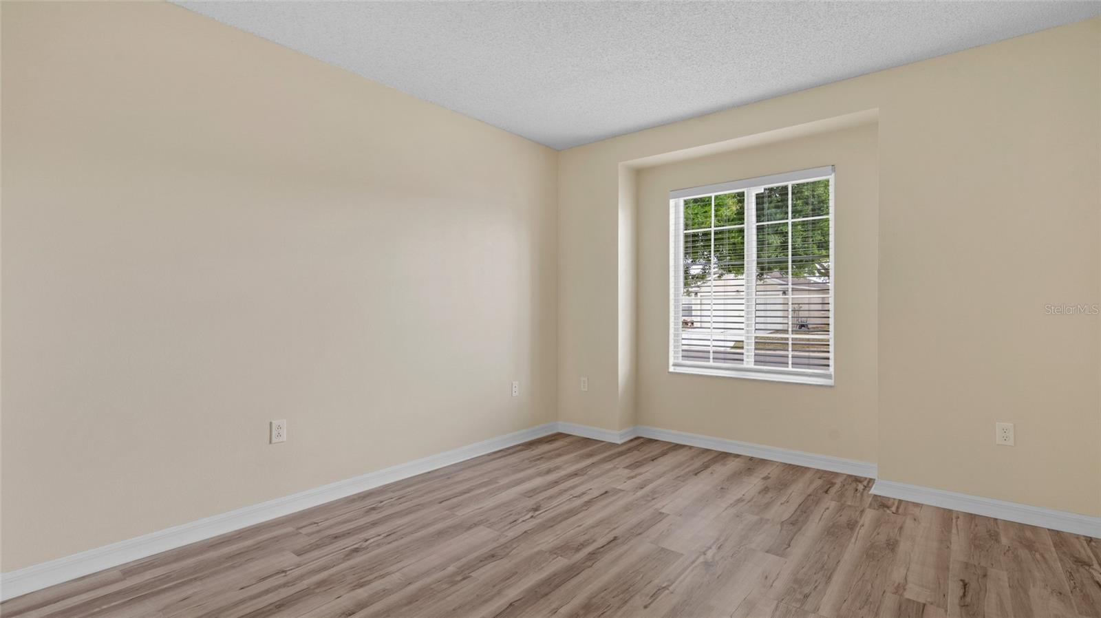 Image 19 of 27 For 12923 Fieldmoor Court