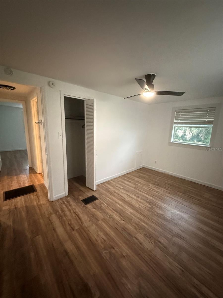 Image 5 of 10 For 3823 Garrison Street