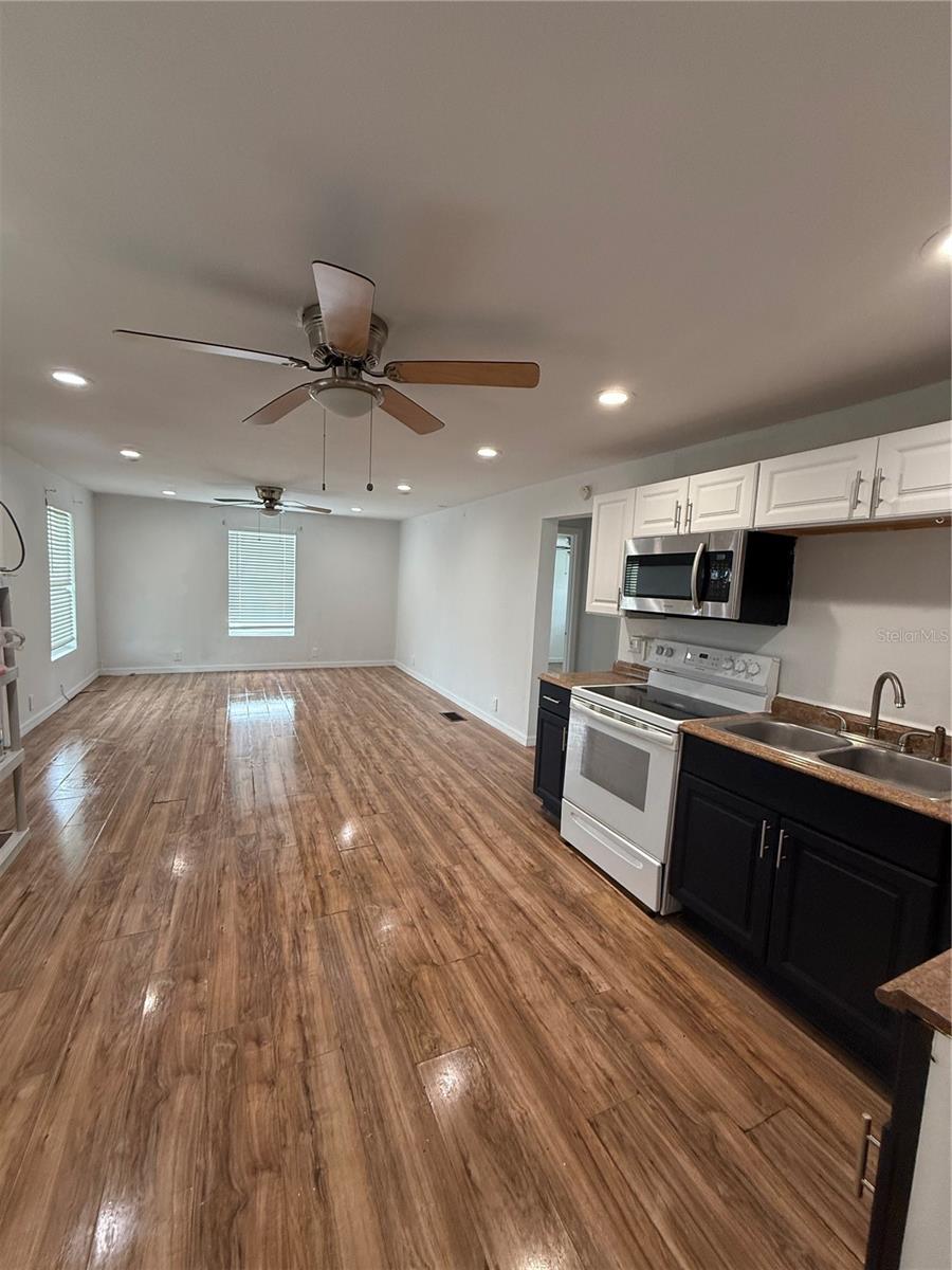 Image 8 of 10 For 3823 Garrison Street