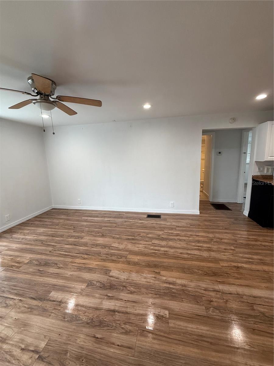 Image 9 of 10 For 3823 Garrison Street