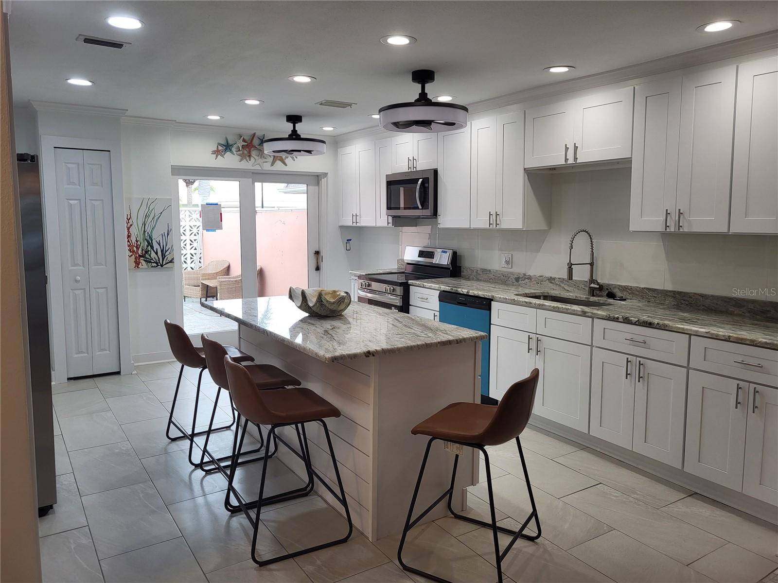 Image 7 of 34 For 555 Boca Ciega Point Boulevard S 1401