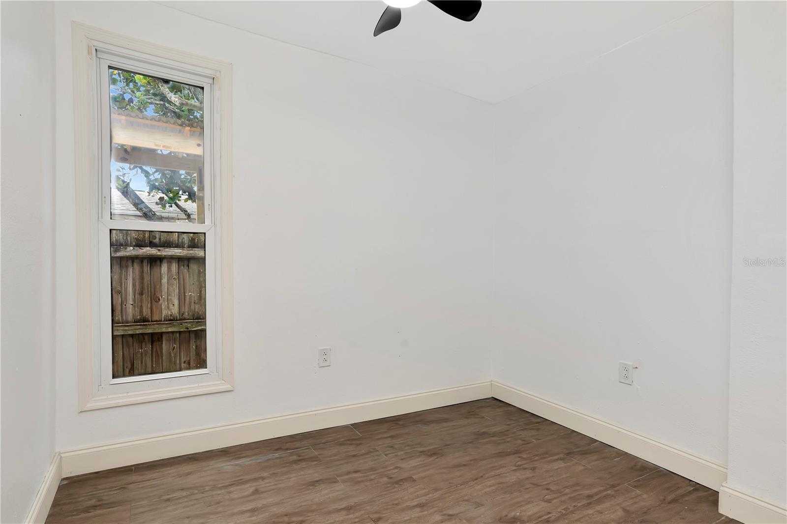 Image 21 of 43 For 2714 36th Avenue N