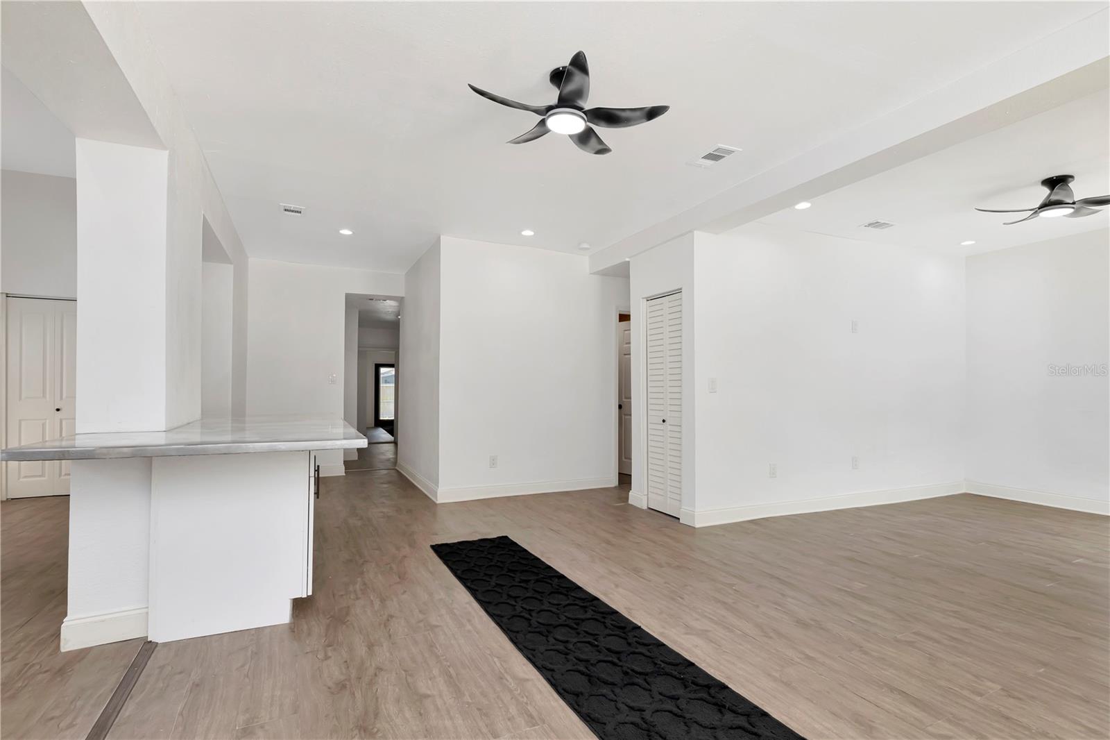 Image 3 of 43 For 2714 36th Avenue N