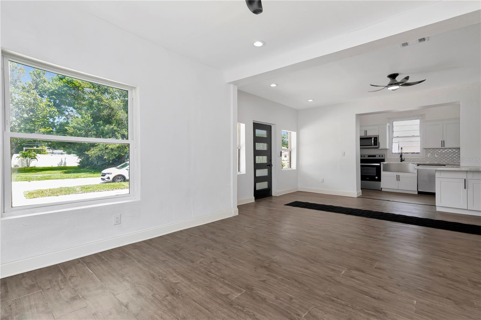 Image 6 of 43 For 2714 36th Avenue N