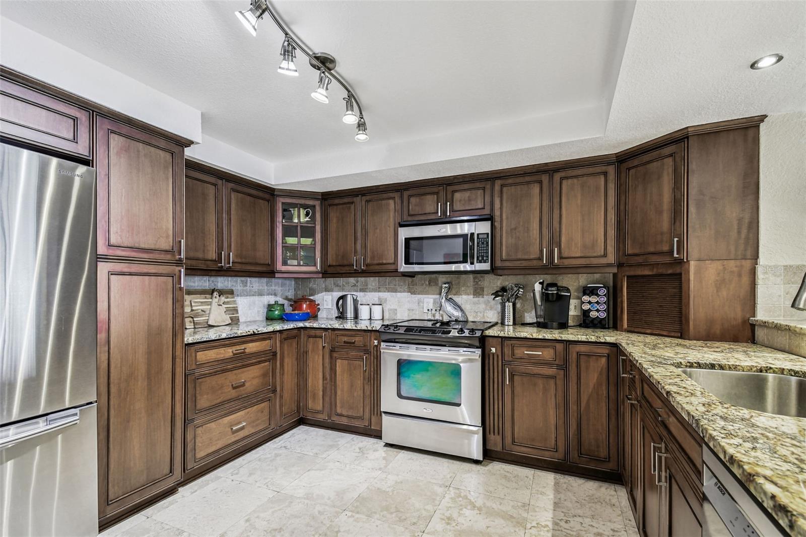 Image 16 of 49 For 127 1st Street E 103